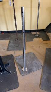 lot 809 image: Adjustable Park Tool Repair Stand Metal Base with Pole