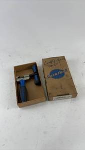 lot 834 image: Park Tool Campagnolo Chain Tool CT-11