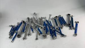 lot 843 image: Collection of Park Tool and Box End Wrenches