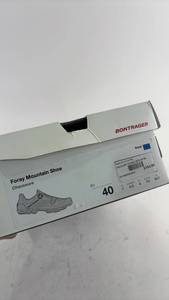 lot 379 image: Bontrager Foray MTB Shoes Size 40 EU - Royal Blue