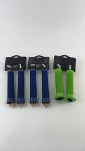 lot 396 image: Set of 3 ODI XL Longneck Grips in Blue and Green