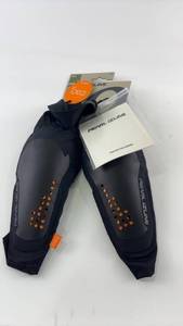 lot 422 image: Pearl Izumi MTB Elevate Elbow Guards - Size M