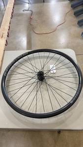 lot 102 image: Bontrager Affinity 700c TLR Front Wheel for Bicycles