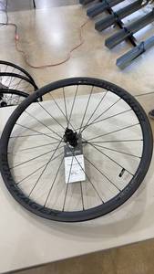 lot 105 image: Bontrager Aeolus Pro 3 TLR 700c Rear Road Wheel