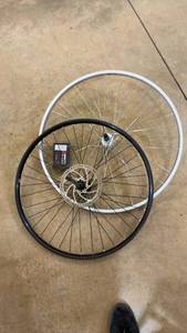 lot 127 image: Pair of 27.5 inch and 27 inch Bicycle Repair Wheels