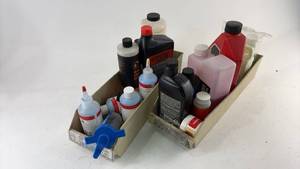lot 884 image: Lot of Bicycle Tubeless Sealant and Disc Brake Fluids