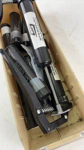 lot 893 image: Lot of Speedplay Grease Guns and Cartridges