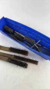lot 894 image: Seat Tube Hone and Wire Brushes Set