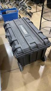 lot 79 image: Husky Rolling Tool Storage Chest with Latch Closure