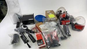 lot 532 image: Assorted Bicycle Accessories Including Thule and Spare Parts