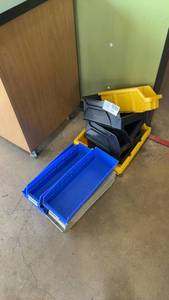 lot 549 image: Collection of Assorted Stackable Plastic Bins