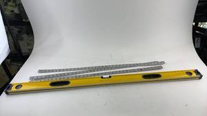 lot 914 image: Set of Yard Sticks and Swanson Bubble Level