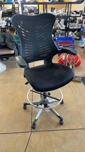 lot 918 image: Ergonomic Black Mesh Task Stool with Adjustable Armrests
