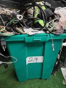 lot 29 image: Lots of assorted power cables, rachets, and other stuff plus a tote