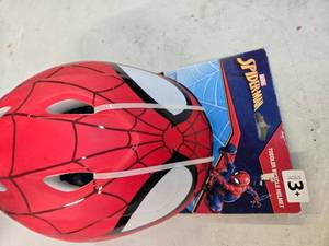 lot 123 image: Spiderman Helmet ( New)