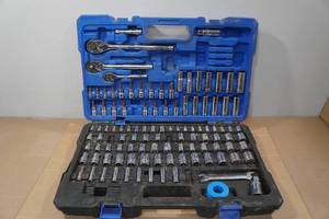 lot 220 image: Kobalt Socket Set