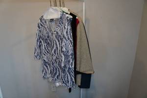 lot 267 image: Womens Tops