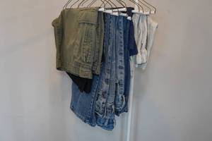 lot 275 image: Mens Pants and Shorts