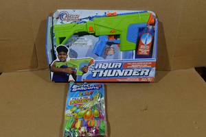 lot 22 image: Tidal Storm Aqua Thunder Water Gun and Bunch-O-Balloons