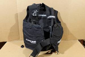 lot 112 image: Cressi Start Pro SCUBA BCD -Small