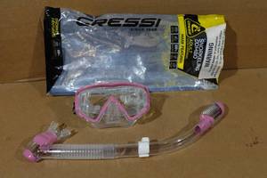 lot 117 image: Cressi Pano 3 Snorkel Set