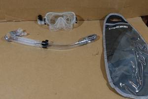 lot 118 image: Cressi F1 Frameless Snorkel Set