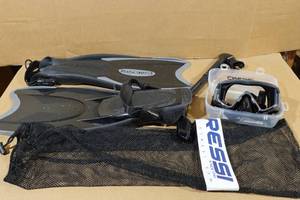 lot 120 image: Cressi Adult Palau Fin Snorkel Set -Fin Size LXL