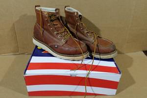 lot 128 image: Thorogood American Heritage Series Mens 6 Work Boots -Size 10.5