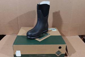 lot 133 image: Muck Boots Womens Chore Classic Mid Boots -Size 10