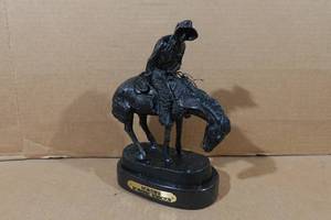 lot 150 image: Horse Statue By Frederic Remington Norther