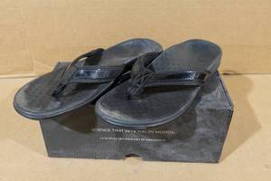 lot 184 image: Vionic Tide Post Toe Sandals -Size 7