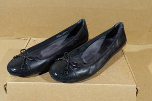 lot 192 image: Vionic Womens Minna Ballet Flats - Size 9.5