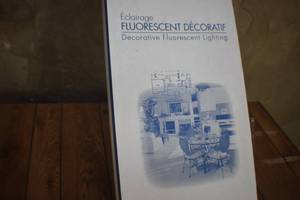 lot 14 image: LITHONIA Flourescent Lighting