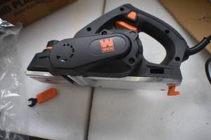 lot 60 image: WEN 6528 3.8-Amp 2-38 Inch Electric Hand Planer