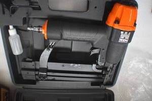 lot 63 image: WEN 61722K 18-Gauge 2-in-1 Pneumatic 2-Inch Brad Nailer and 14-Inch Crown Stapler