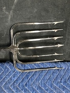 lot 213 image: Wood Handled 7 Tine Fishing Spear