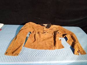 lot 233 image: Welding jacket