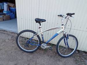 lot 142 image: Schwinn Jet Star 21 speed bicycle