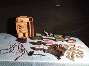 lot 138 image: Vintage metal train set with Marx crane and 10 trains