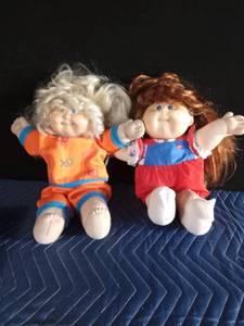 lot 205 image: 2 Cabbage Patch dolls