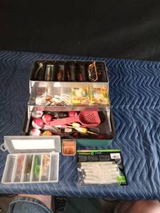 lot 207 image: Vintage tackle box of tackle