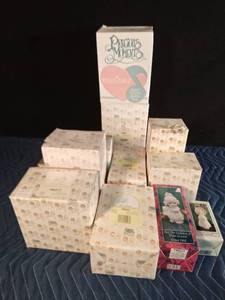 lot 199 image: Box of Precious Moments