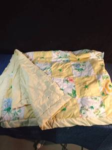 lot 189 image: Handmade Quilt