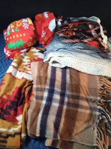 lot 192 image: Lot of blankets