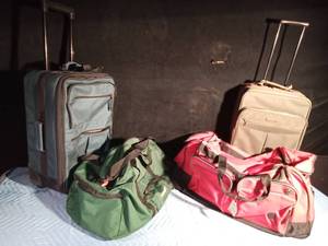 lot 368 image: 2 Carry on suitcases and 2 sports duffle bags