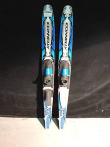 lot 20 image: Connelly water skis