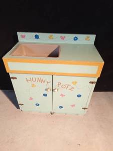 lot 16 image: Childs kitchen sink cupboard