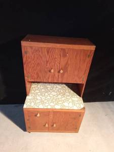 lot 15 image: Childs kitchen cupboard