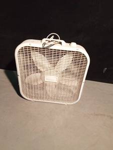 lot 349 image: Lasko fan