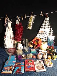 lot 299 image: Easter, Halloween, Valentines Day items
